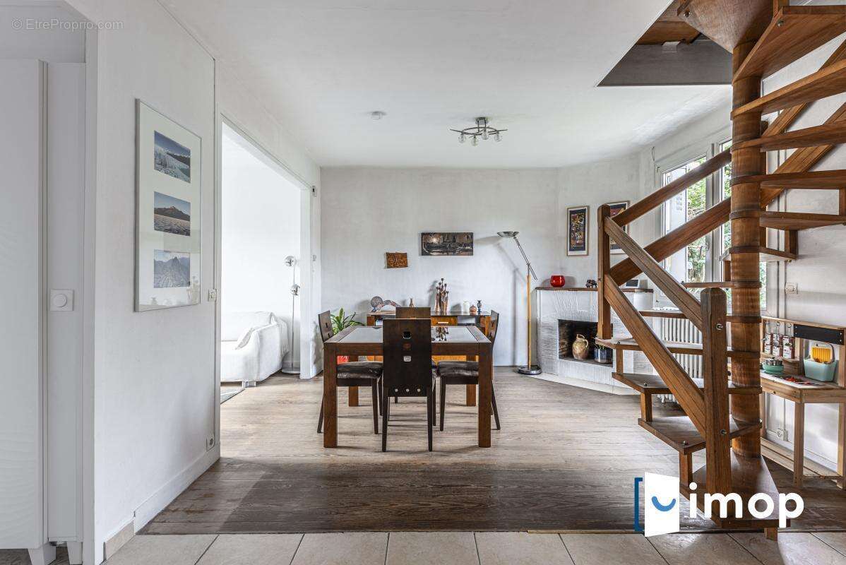 Maison à SAINT-MAUR-DES-FOSSES