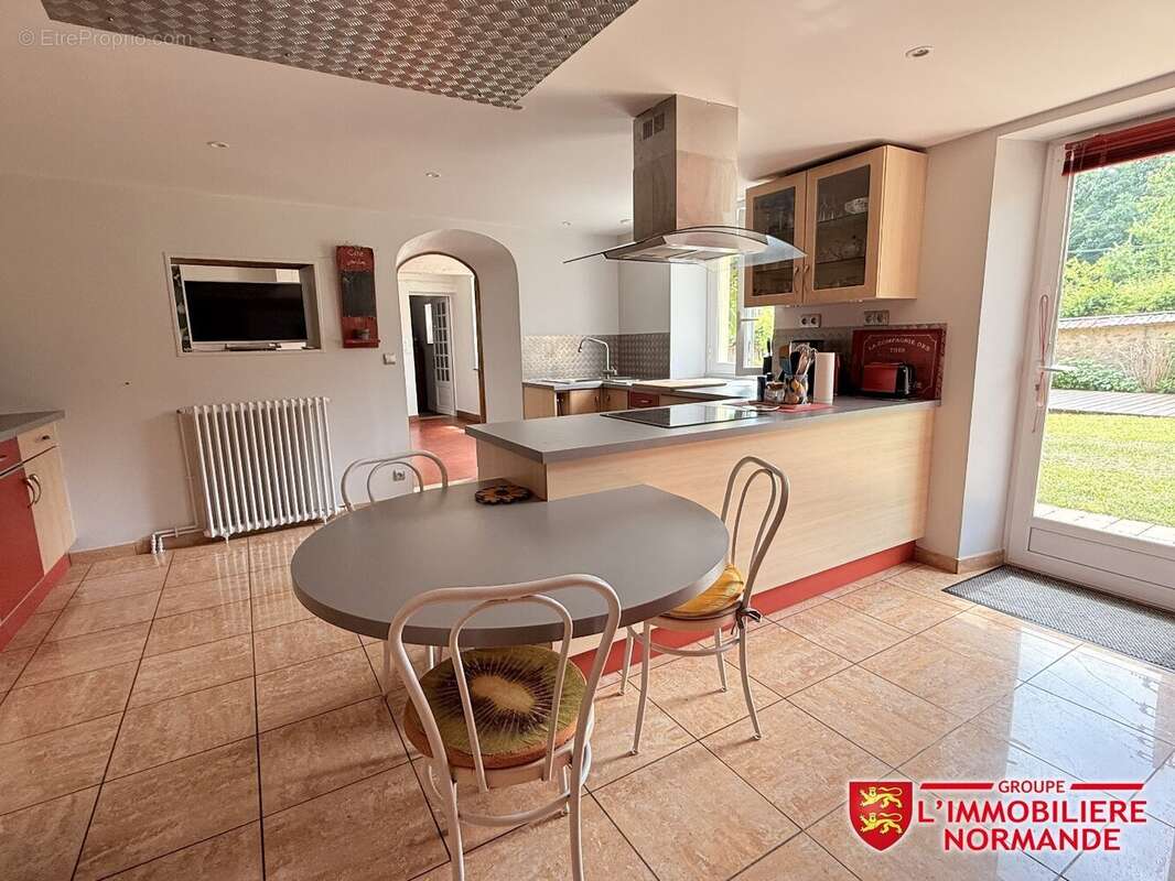 Maison à LA CHAPELLE-REANVILLE