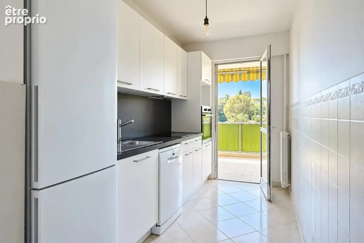 Antibes – 3 pièces 75 m² avec terrasse, piscine, parking et cave - photo 4
