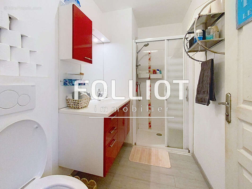 A VENDRE - Maison spacieuse de 9 pièces à Fougères - photo 15