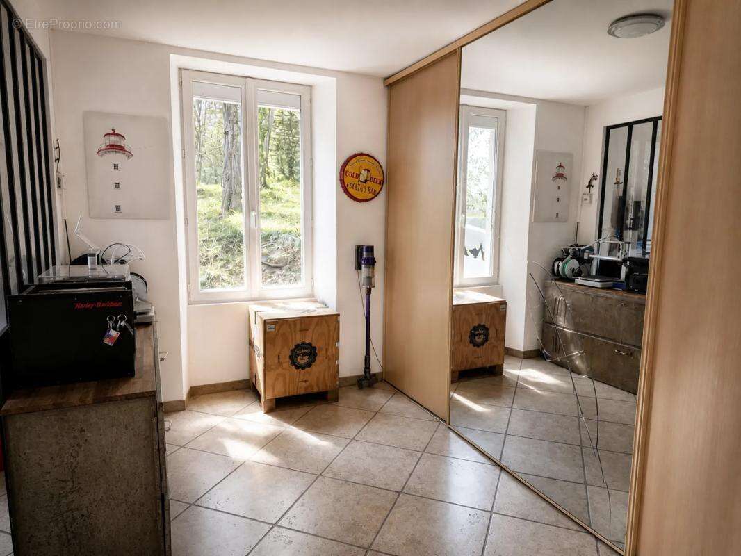 Maison meulière 143 m²+ dependance + garage et piscine - photo 8