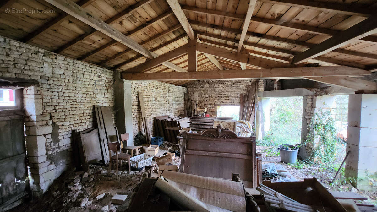 Maison à SAINTE-GEMME-LA-PLAINE