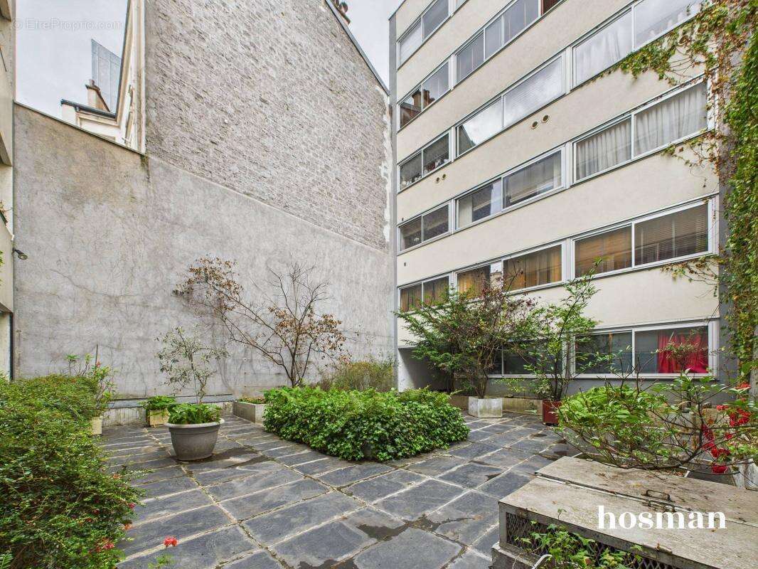 Appartement à PARIS-7E
