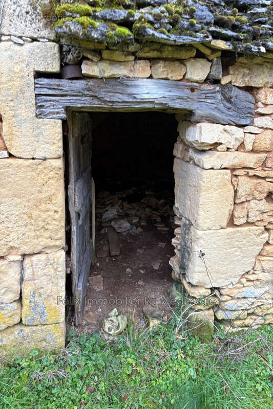 Maison à SAINTE-NATHALENE
