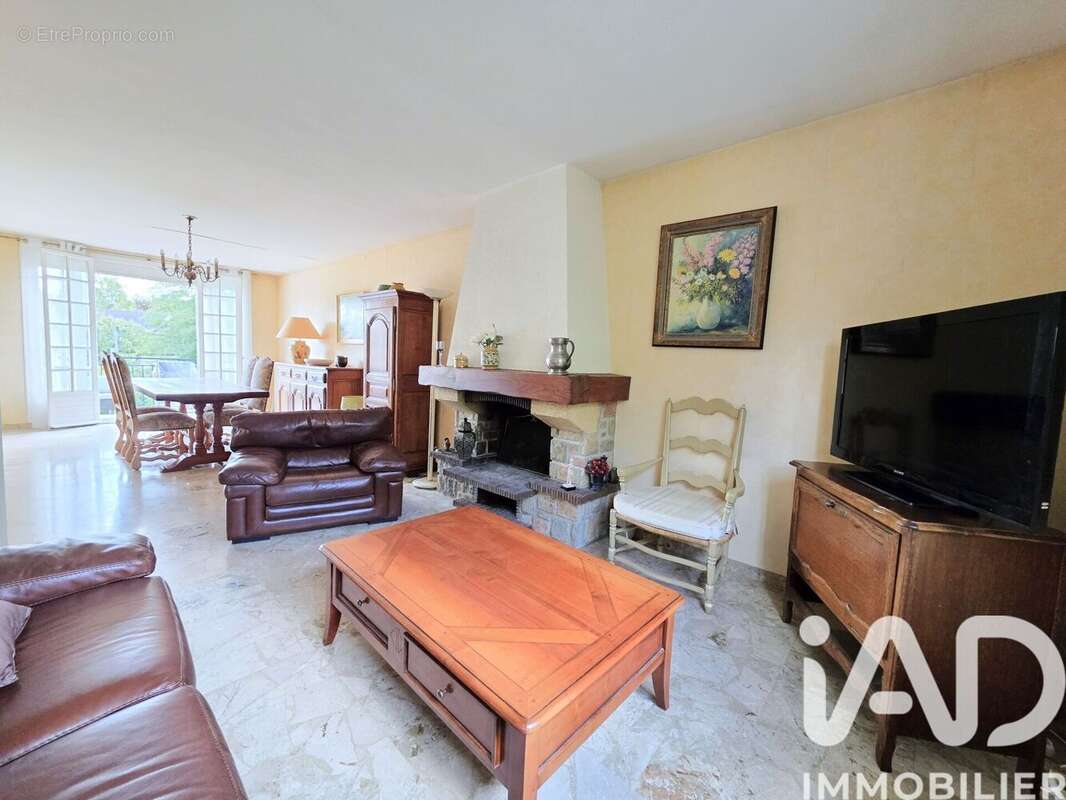 Maison 140 m² à Saint-Arnoult-En-Yvelines  - photo 4
