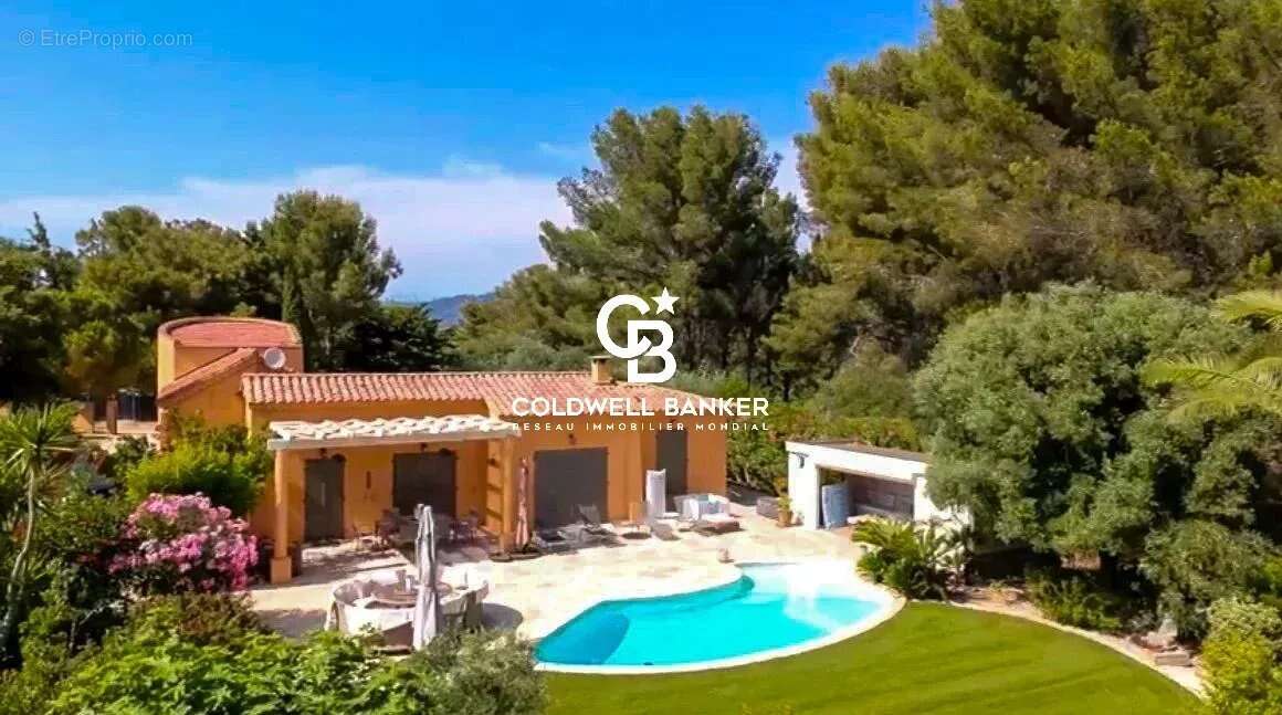 Maison à BORMES-LES-MIMOSAS