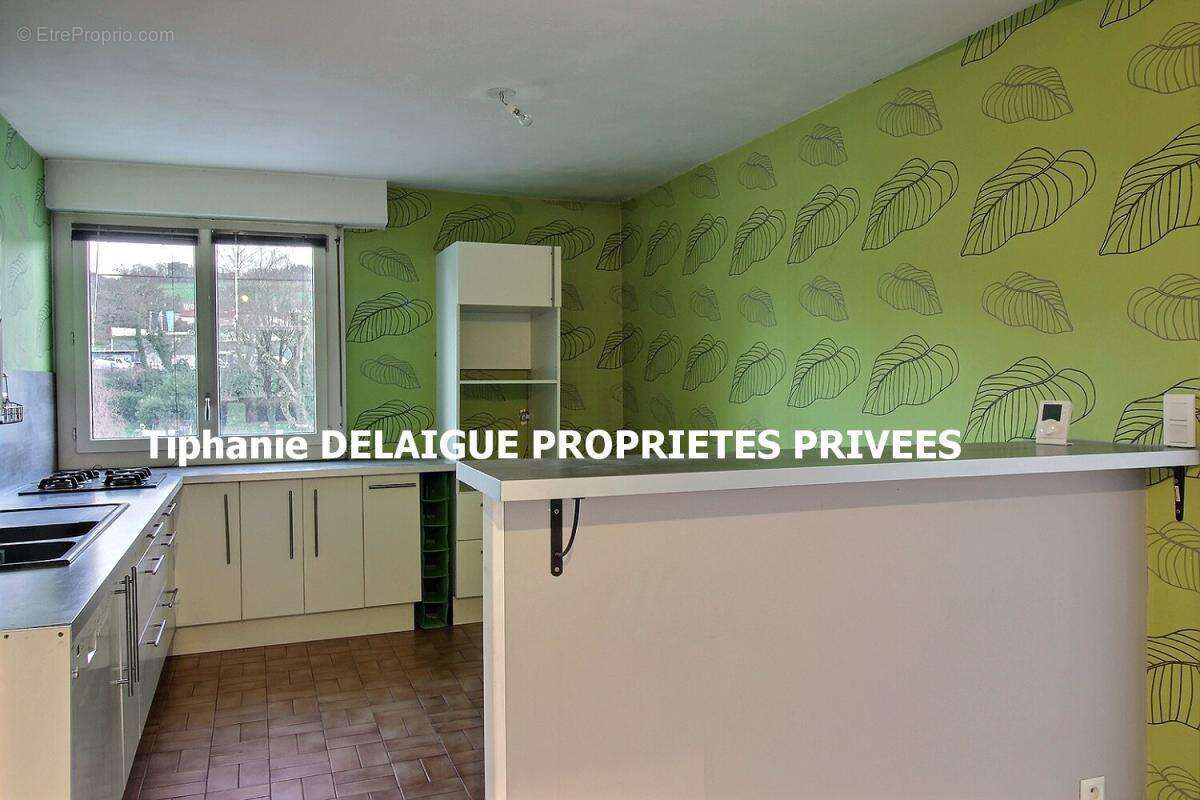 Appartement à LE CHAMBON-FEUGEROLLES