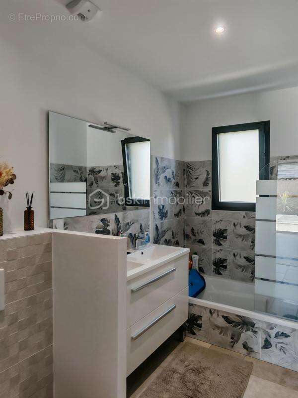 Maison à SAVIGNE-SUR-LATHAN