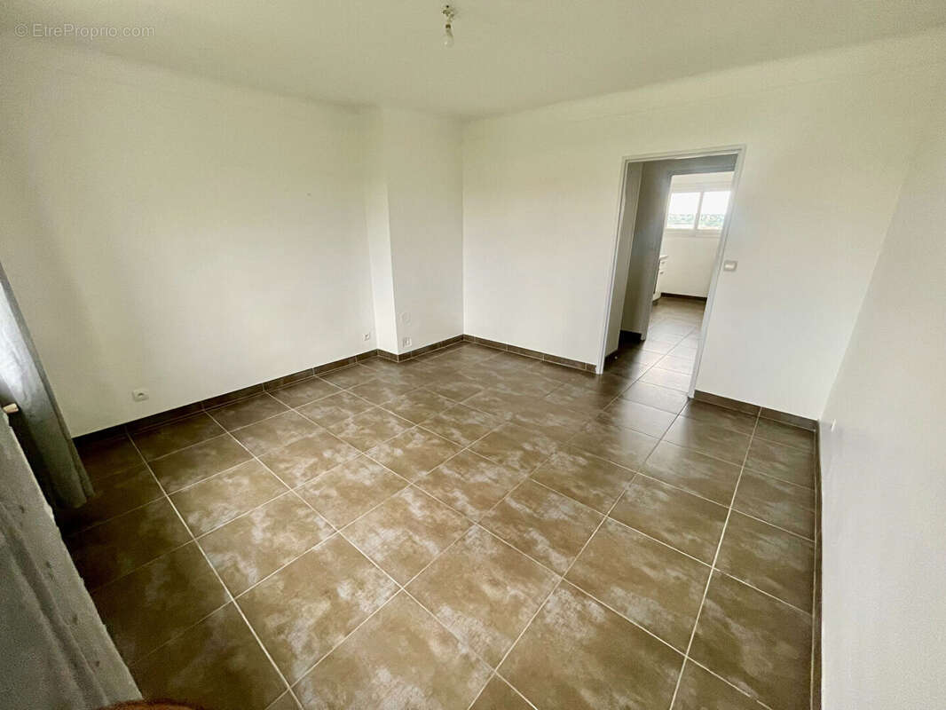 Appartement à SARTROUVILLE