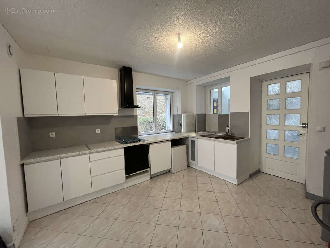 Appartement à NOYEN-SUR-SARTHE