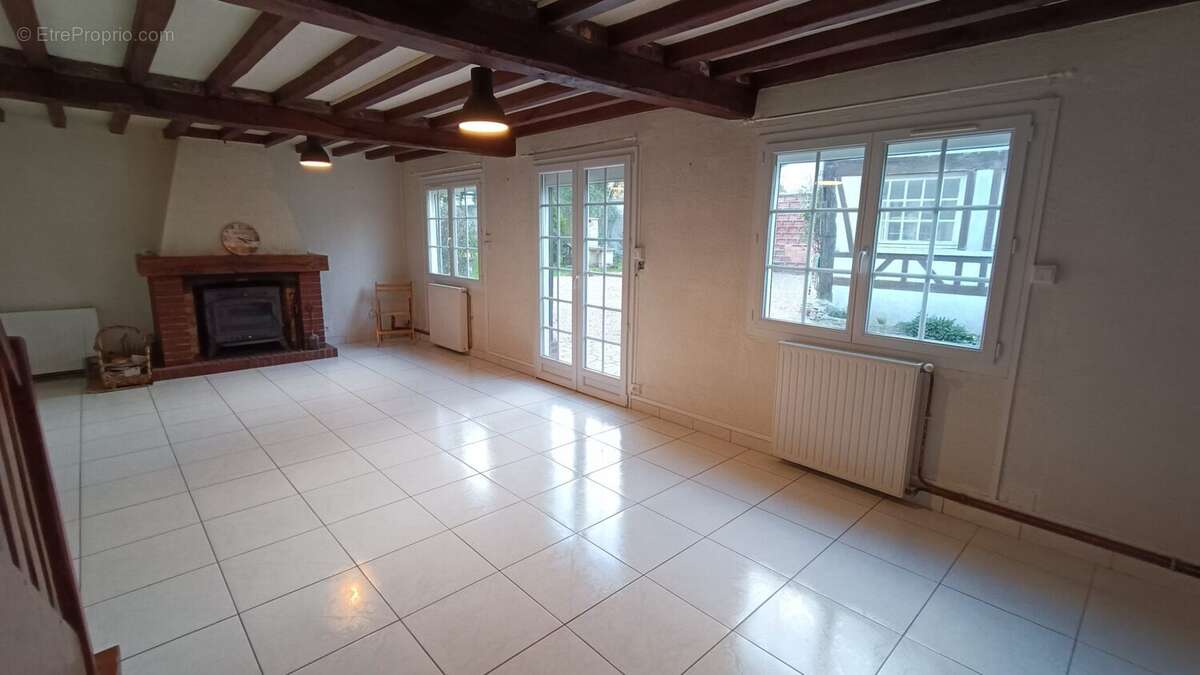 En vente à la Haye Malherbe ensemble immobilier avec maison principale et dépendance