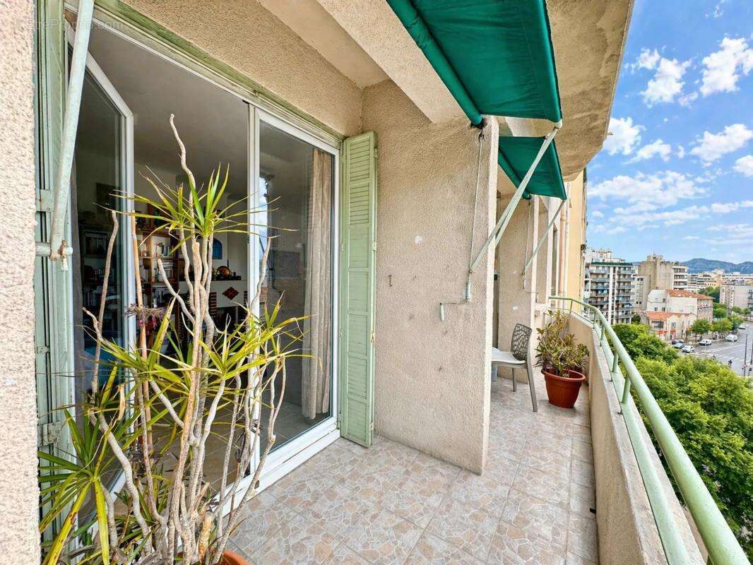 Appartement à MARSEILLE-4E