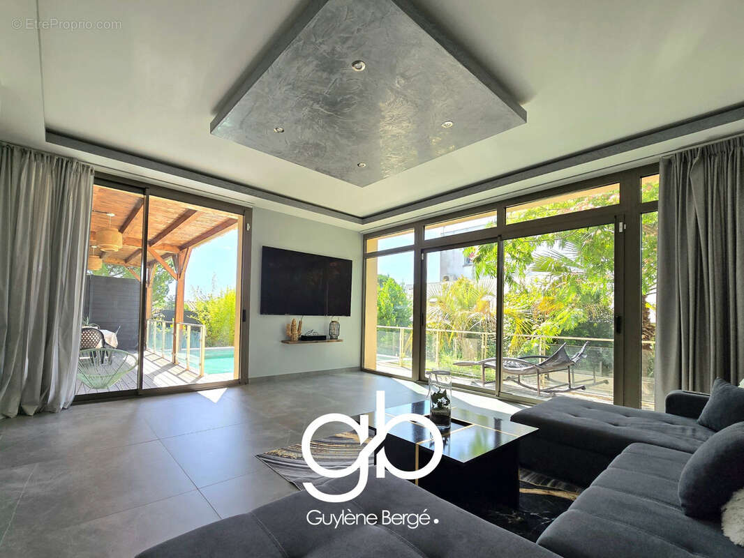 EXCLUSIVITÉ   Maison d'architecte d'exception à Saint-Sériès - photo 3