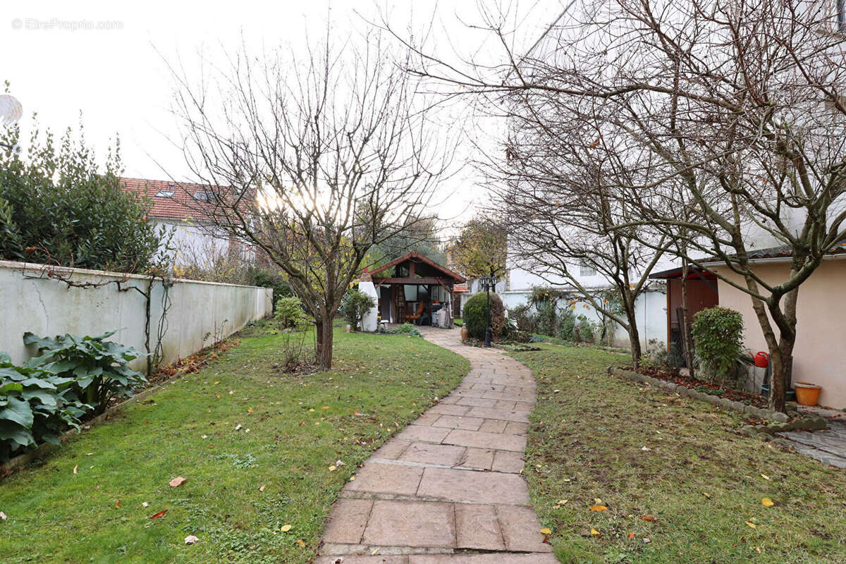 Maison à SAINT-MAUR-DES-FOSSES