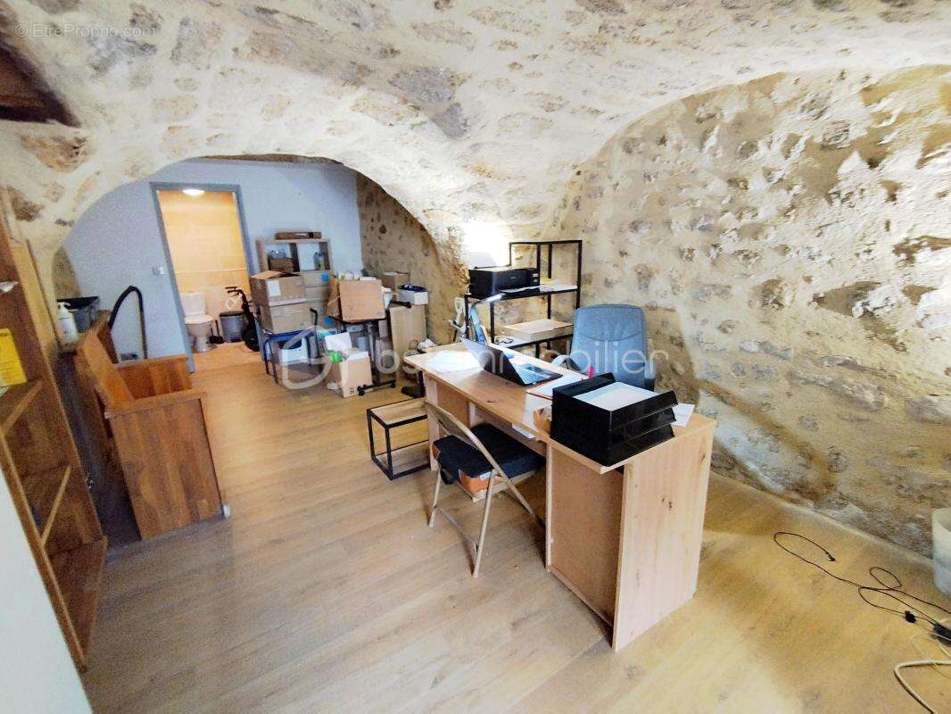 appartement et local commercial - photo 9