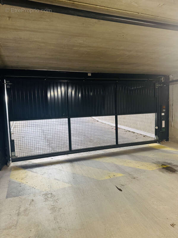Parking à HYERES