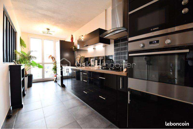Appartement à CHILLY-MAZARIN