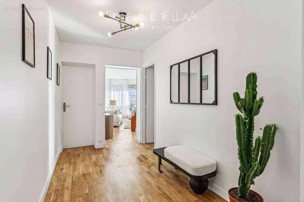 Appartement à PARIS-15E