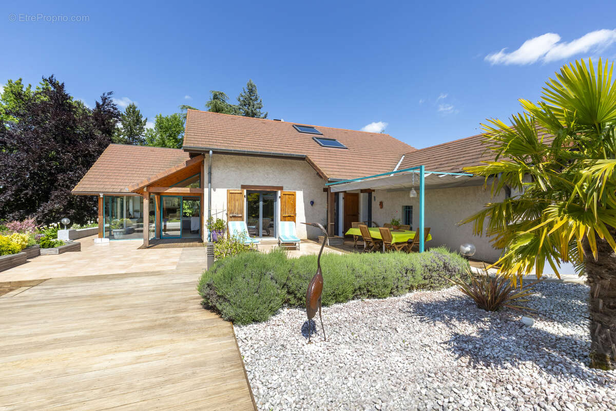 Maison à SAINT-DIDIER-DE-LA-TOUR