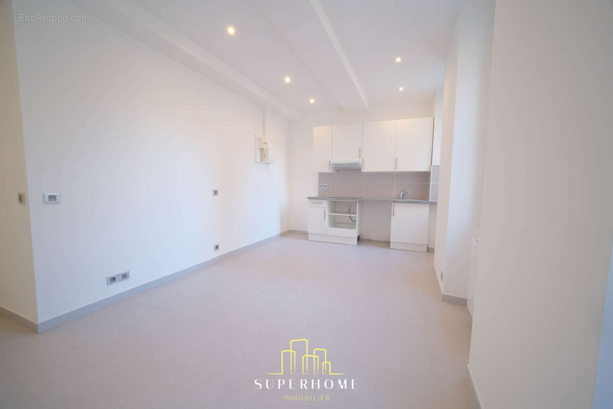 Appartement à MARSEILLE-4E