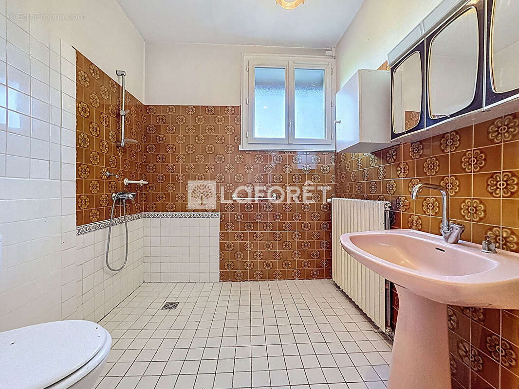 Maison à JASSANS-RIOTTIER