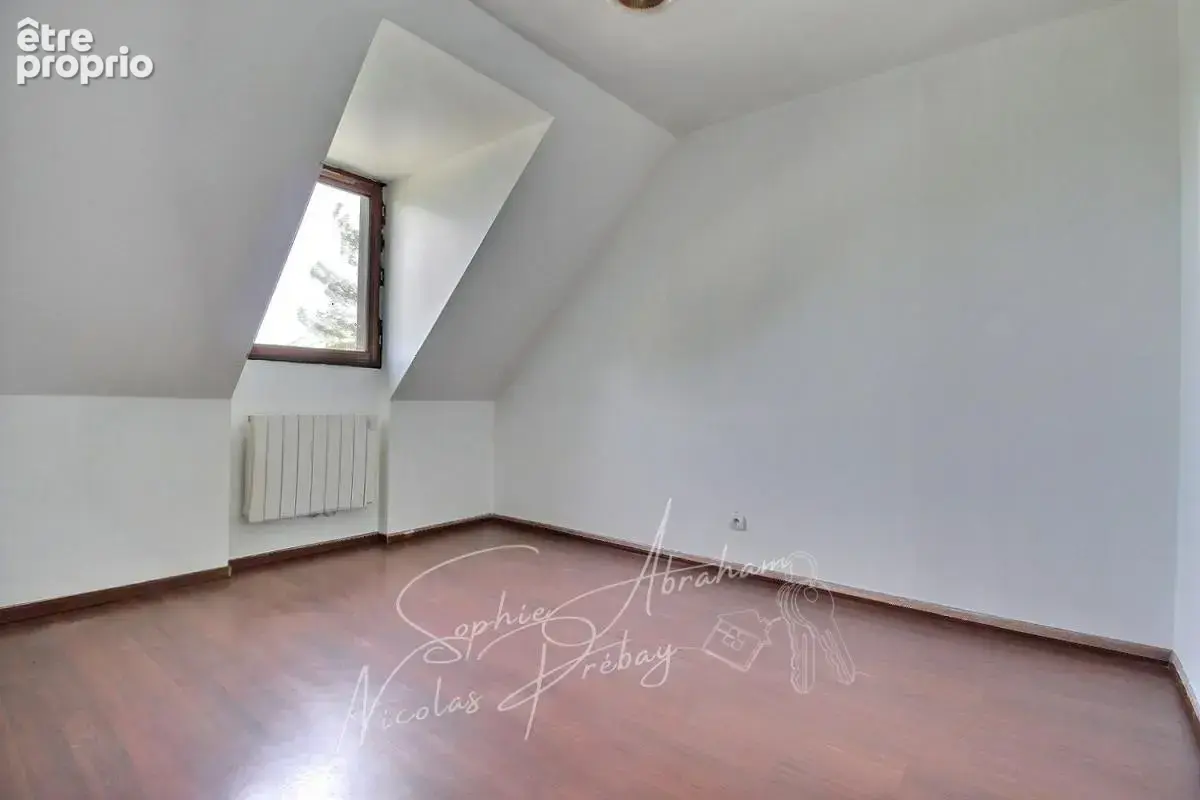 Maison individuelle avec garage et jardin arboré - photo 8