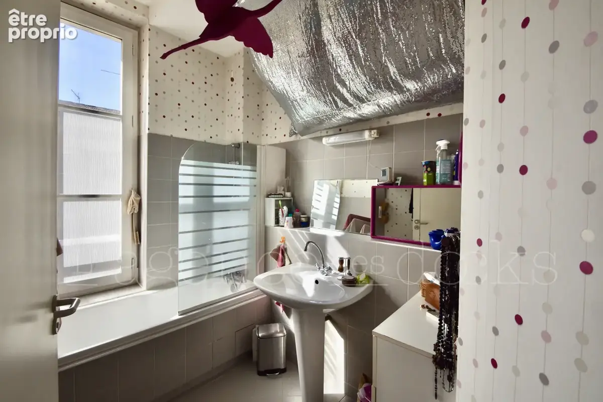 Bordeaux st pierre - vaste duplex 126m2 vue exceptionnelle sur place - photo 11