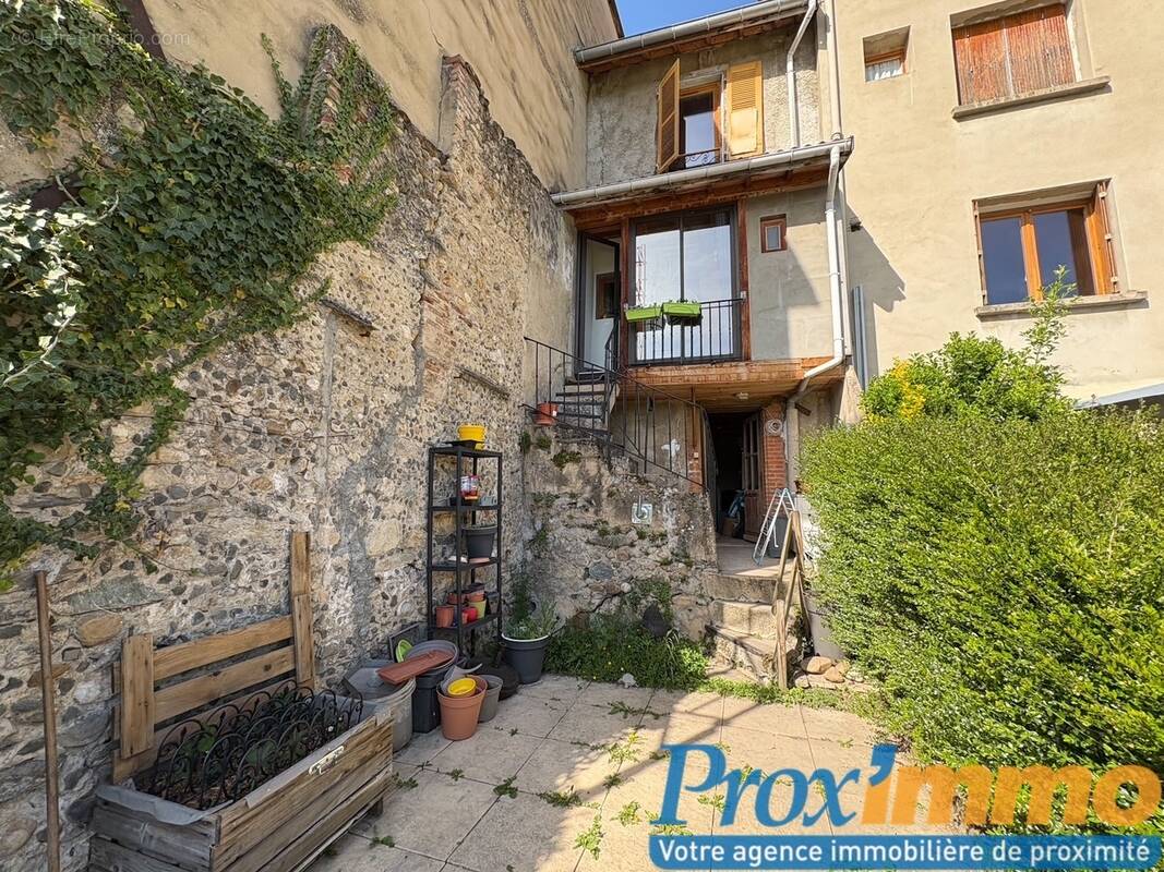 Maison à SAINT-GEOIRE-EN-VALDAINE