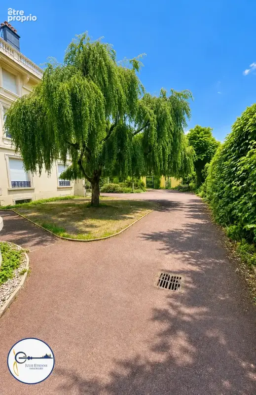 Appartement - 81,36 m2 - 7 pièces - photo 2