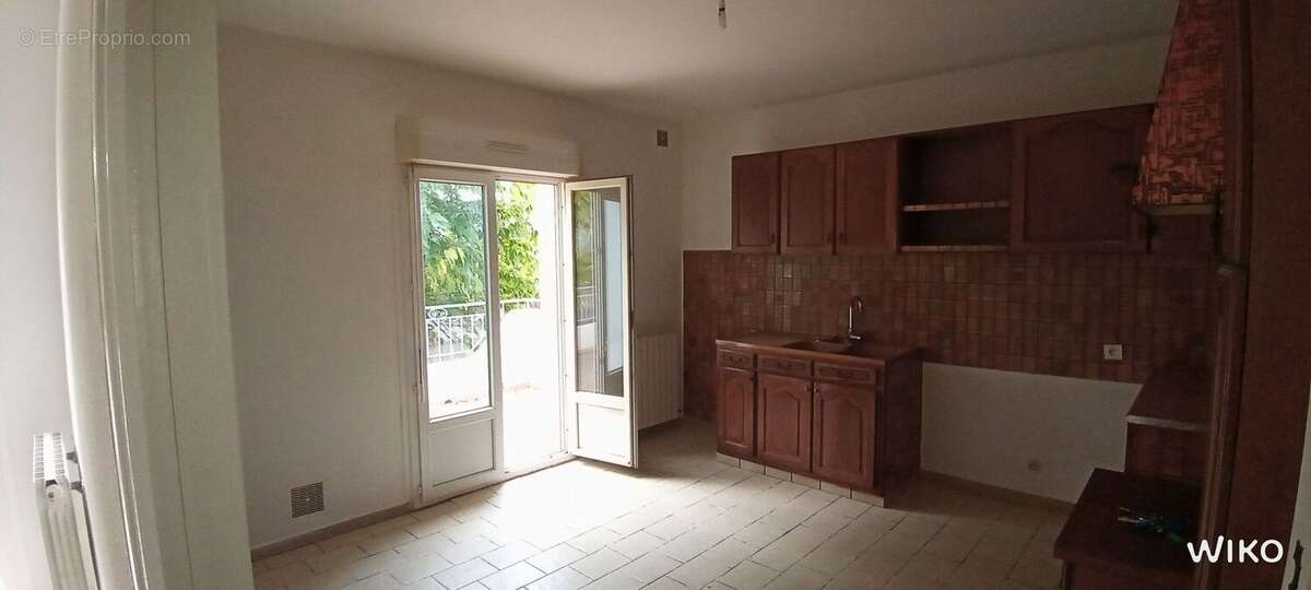 Maison à SAINT-JULIEN-LES-ROSIERS