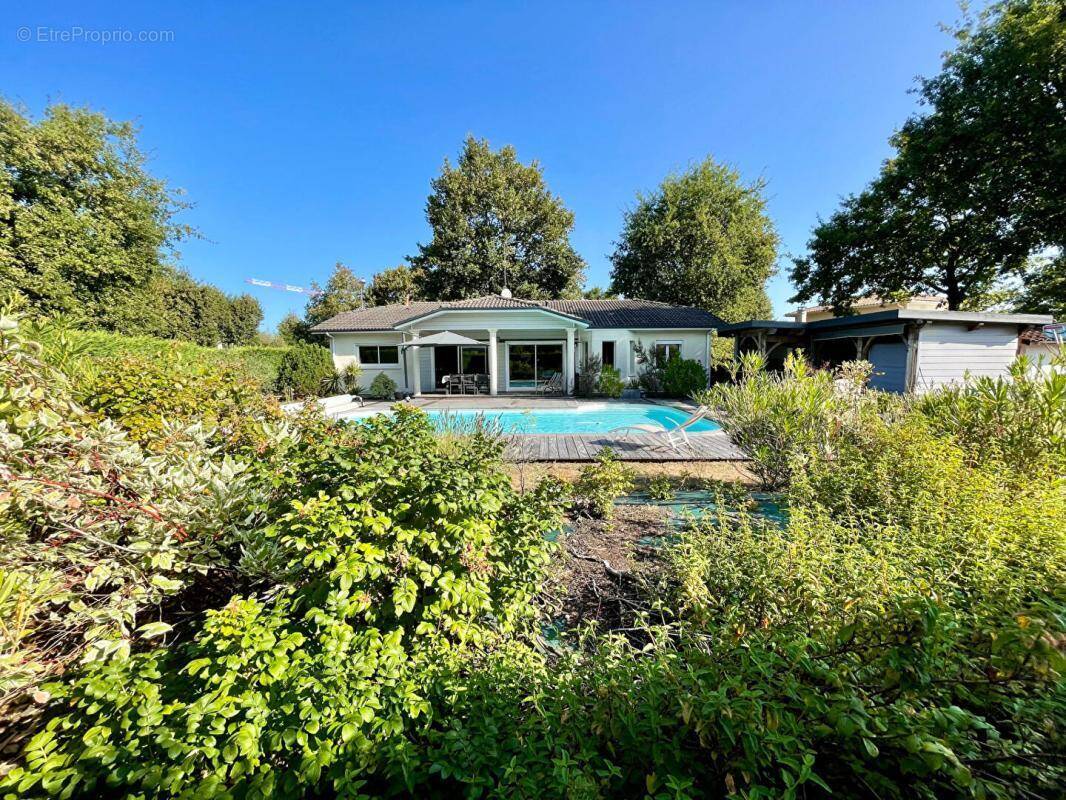 Maison à MARTIGNAS-SUR-JALLE