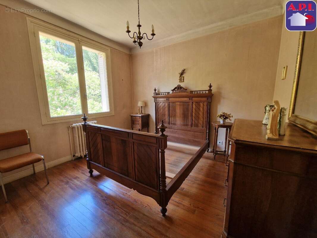 Maison 139 m² à Tarascon-Sur-Ariege  - photo 8