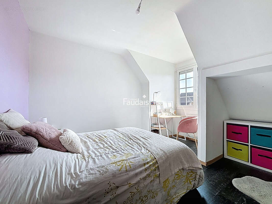 Maison 191 m² à Saint-Lo  - photo 9