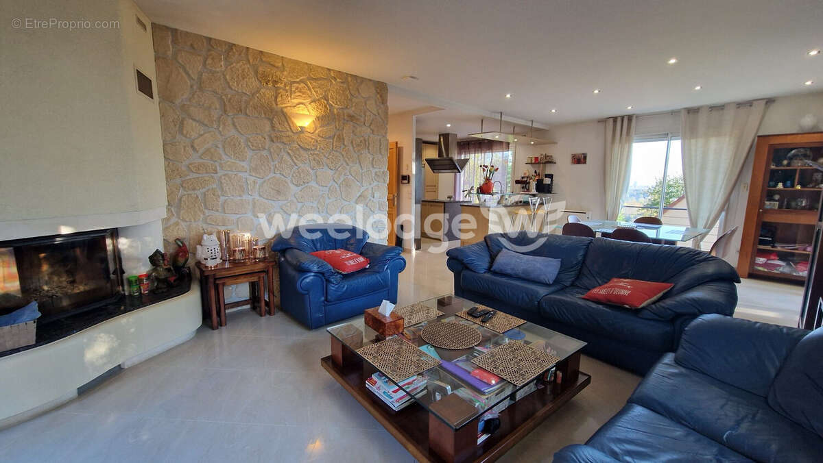 Maison à JOUY-LE-MOUTIER