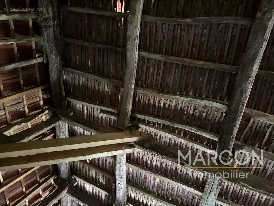 Maison à SAINT-JULIEN-LE-CHATEL