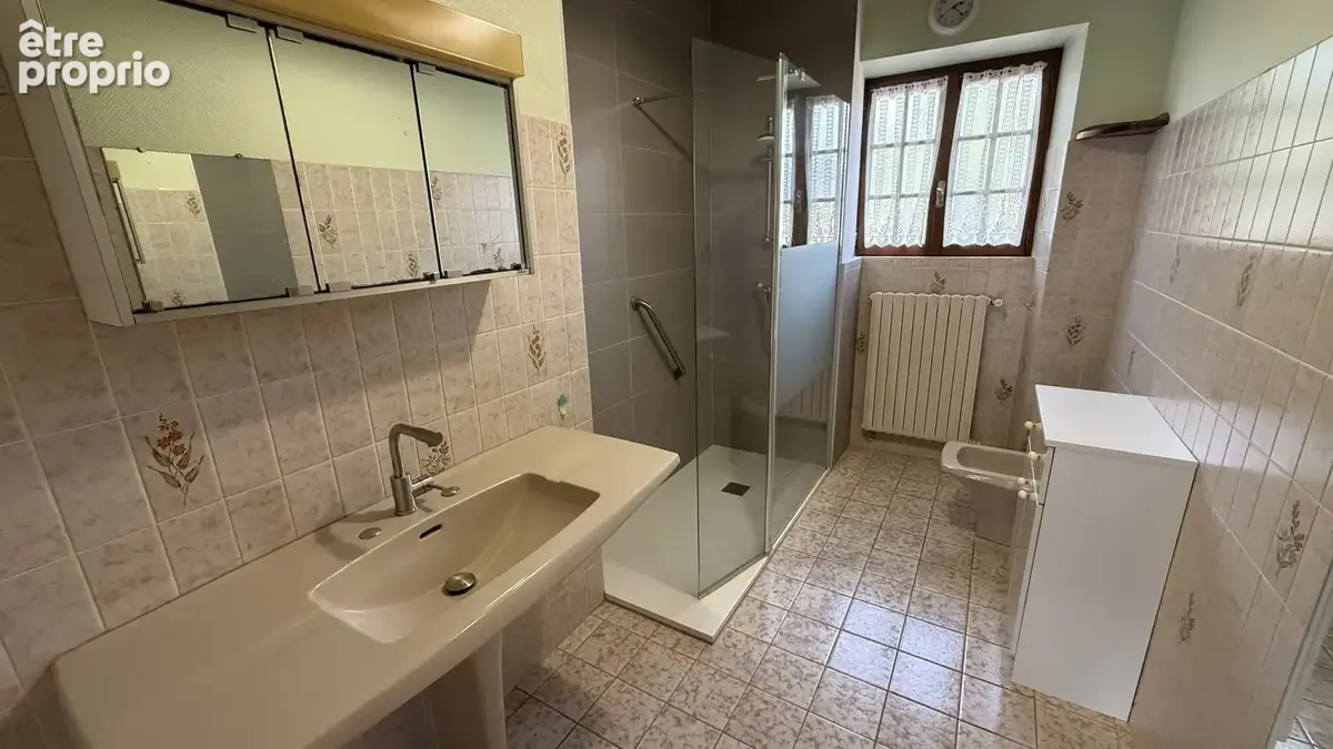Maison cossue avec dépendance et grand terrain - photo 5