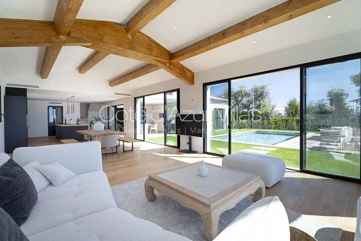 Maison à TOURRETTES-SUR-LOUP