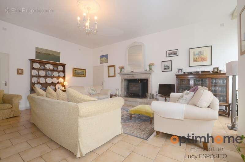 Maison à NANTEUIL-EN-VALLEE