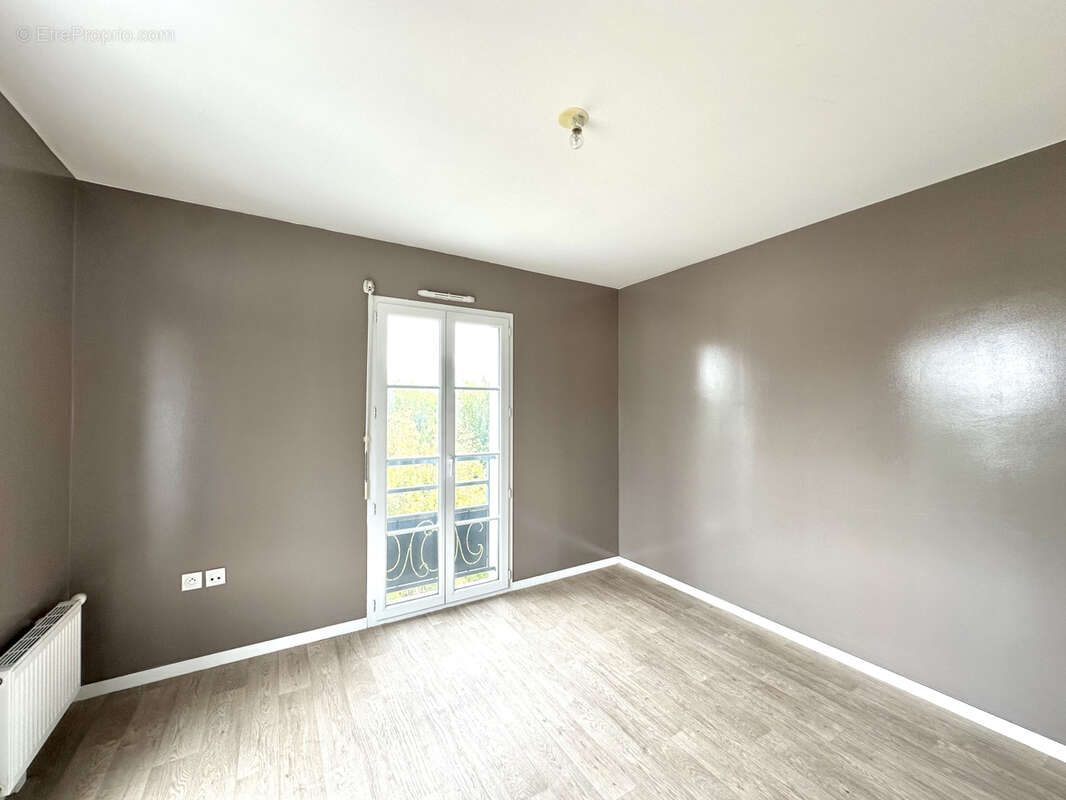 Appartement à SAINT-PIERRE-DU-PERRAY