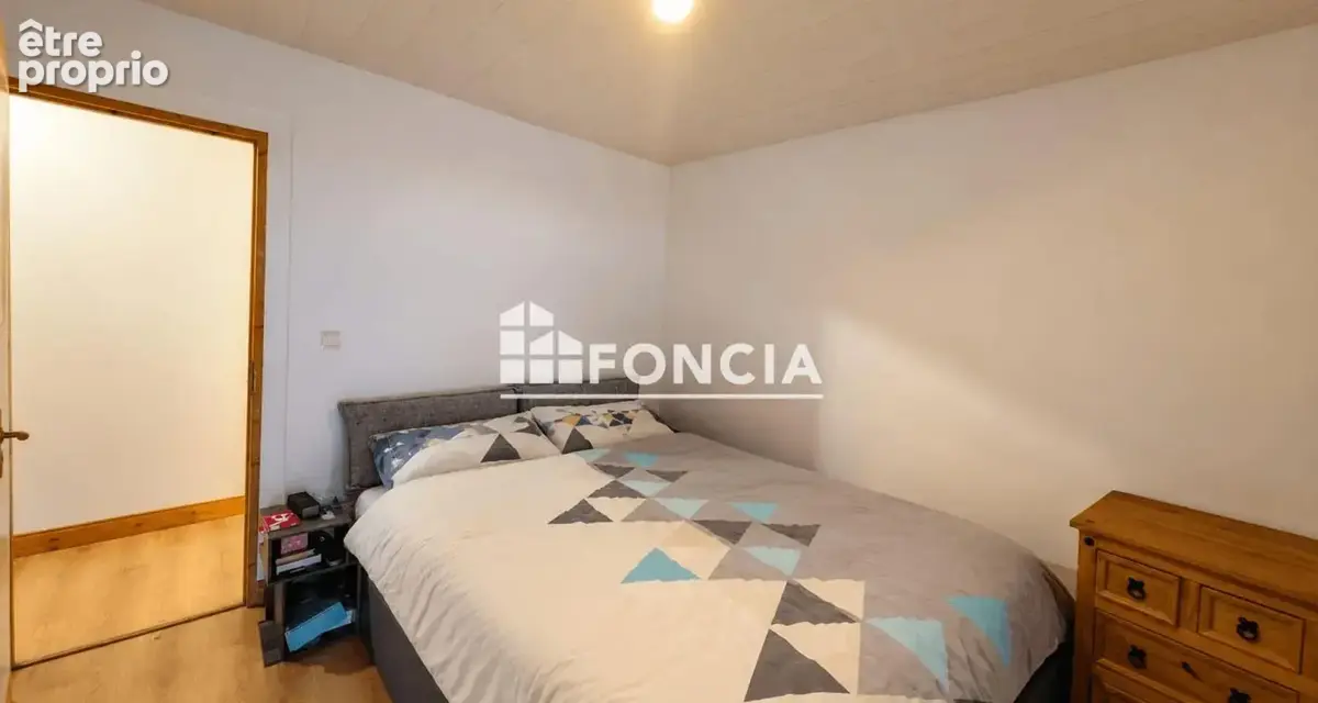 Cevins – T3 de 78,99 m² Carrez vendu loué jusqu’au 31 décembre 2028. Loyer de 720 € par mois et box inclus - photo 4