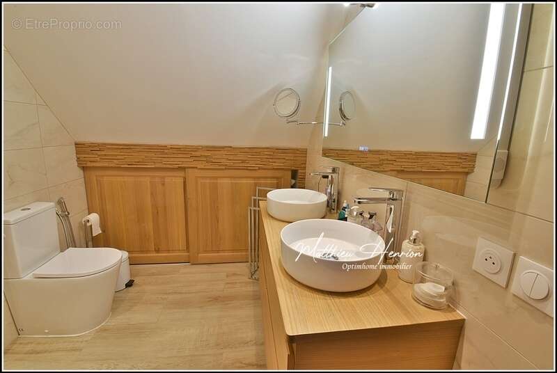 Majestueuse maison 6 chambres, 3 salles de bains/douche, 3 WC, bureau, garage, DPE C ! - photo 25