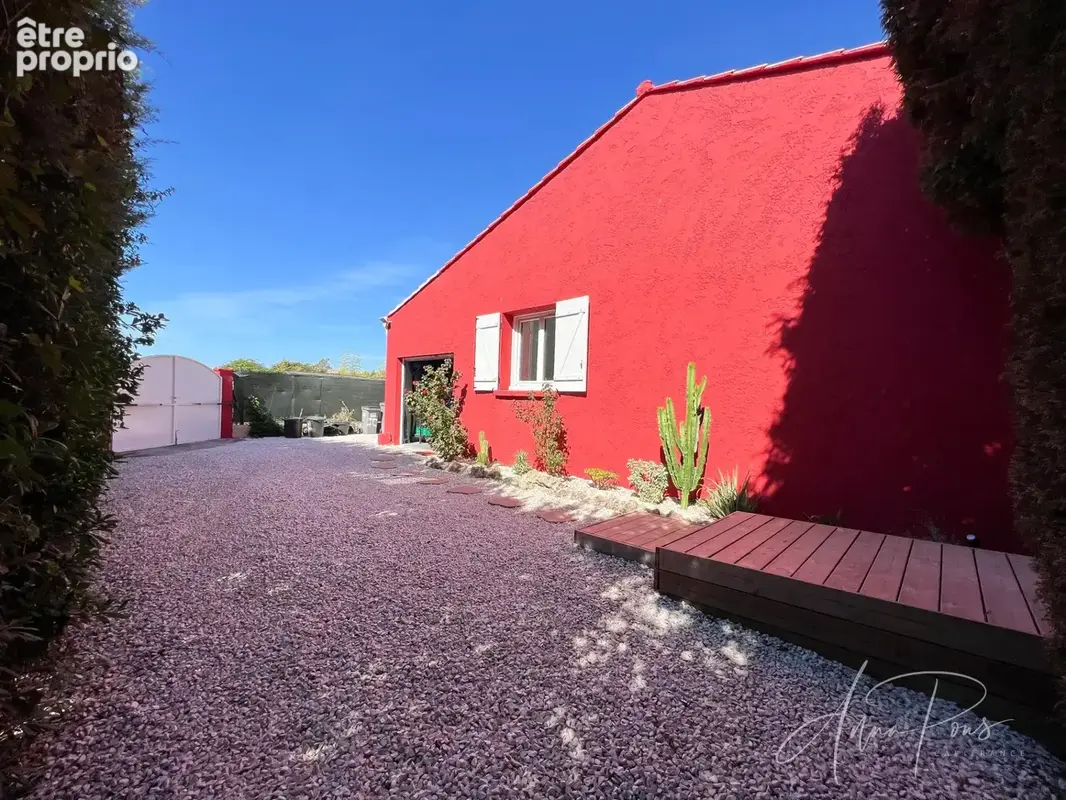 Dpt Var (83), à vendre HYERES Villa sans vis à vis- 1000m² de terrain - 3 chambres  - piscine - jardin - GARAGE - photo 77