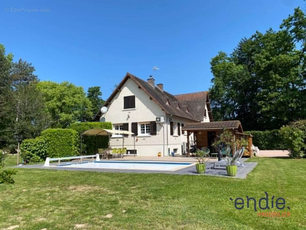 Maison 209 m² à Dompierre-Sur-Besbre  - photo 16