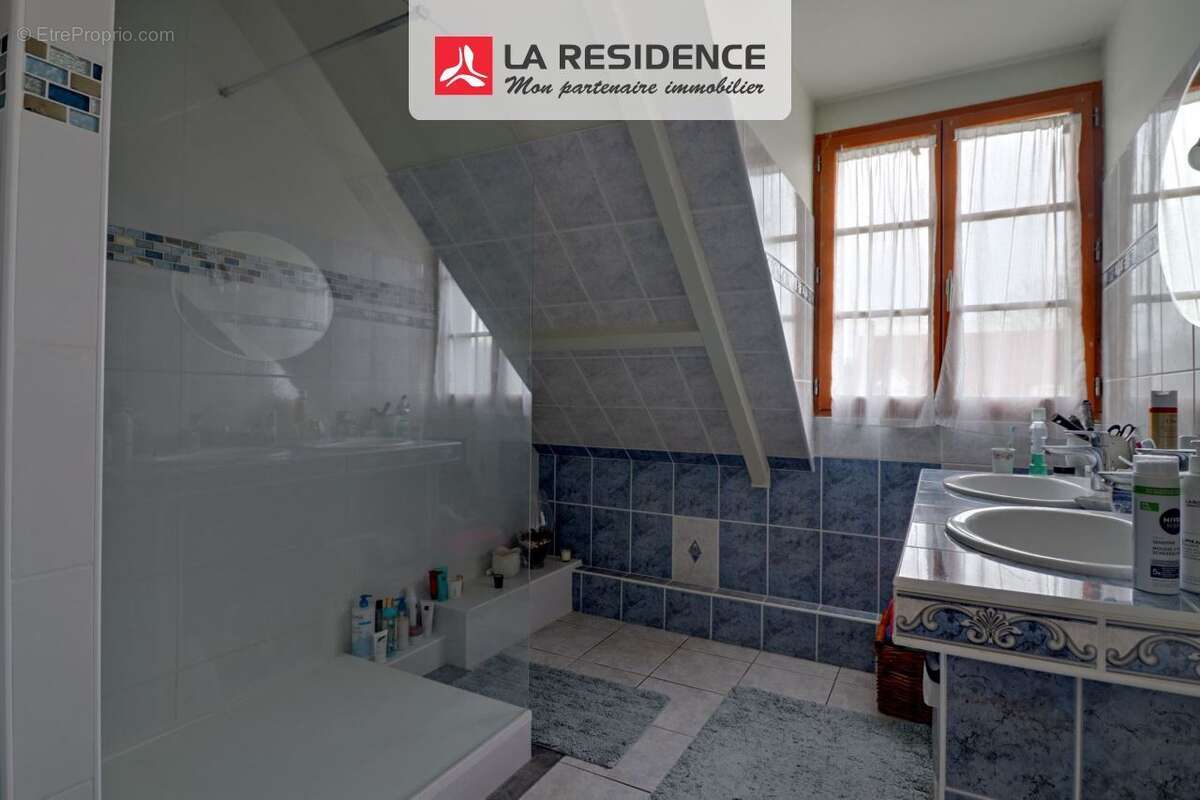 Maison à MAREIL-SUR-MAULDRE