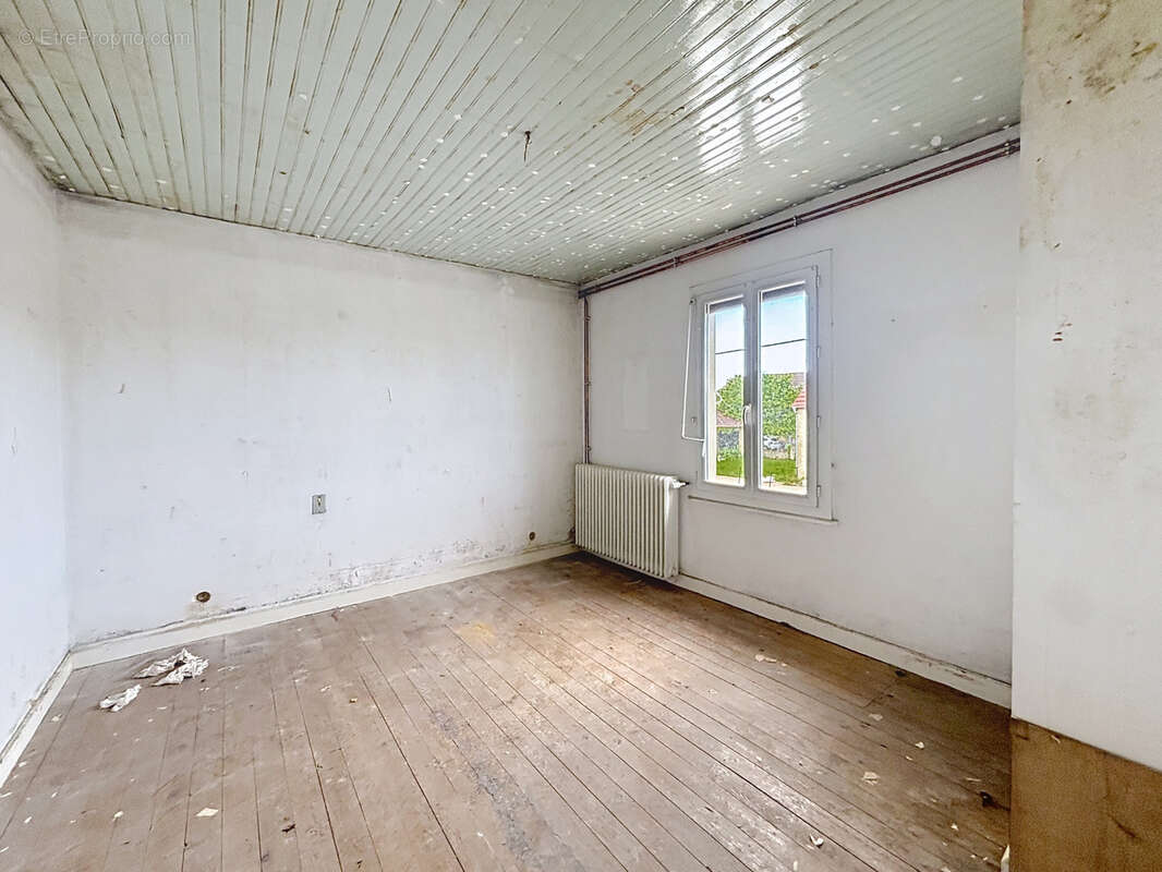 Appartement à TASSENIERES