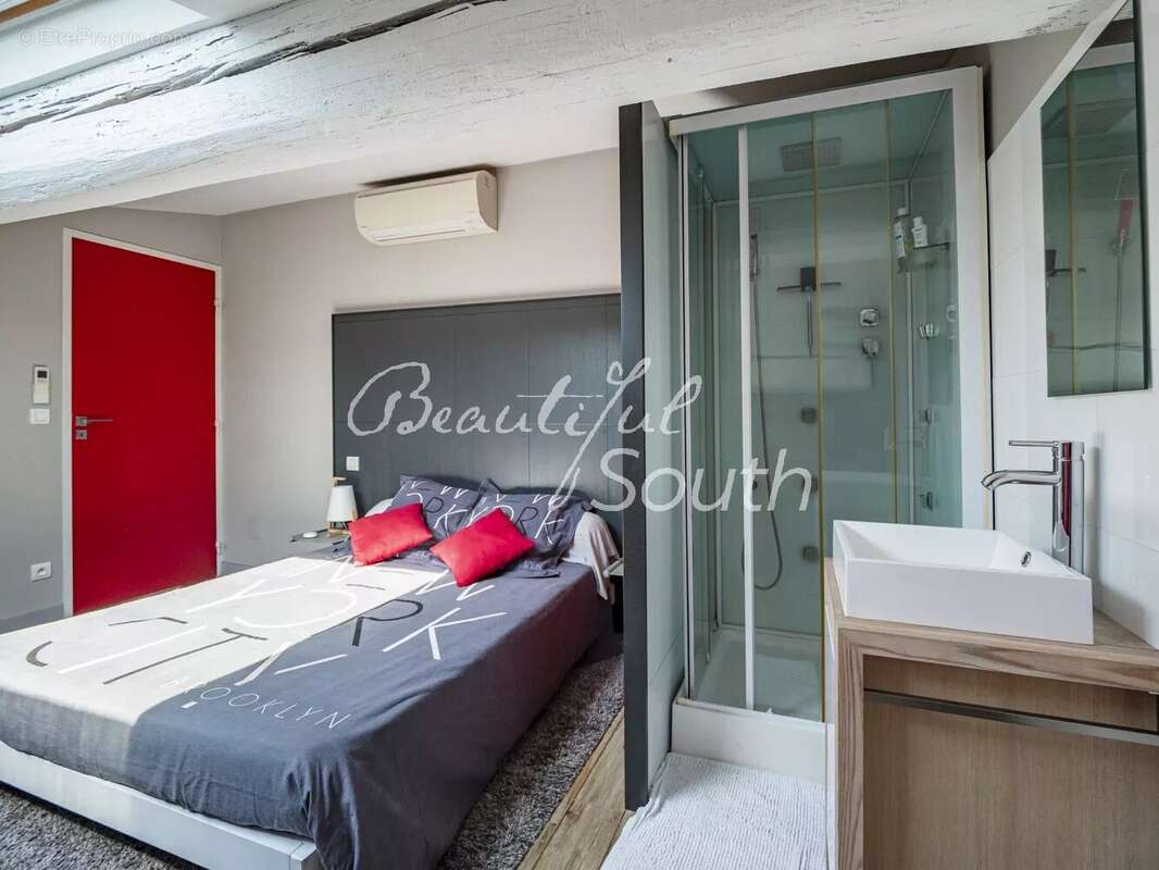 Maison à SAINT-LAURENT-DE-LA-SALANQUE