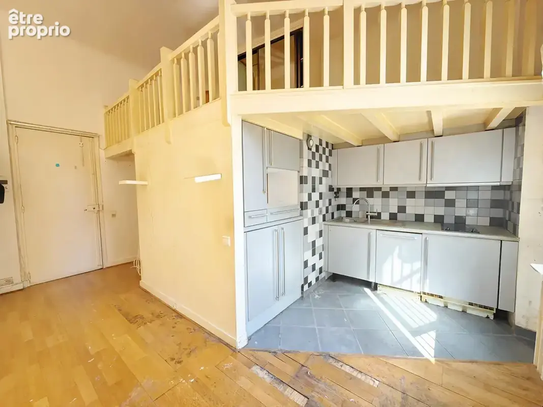 Grand studio avec très belle hauteur sous plafond - photo 4