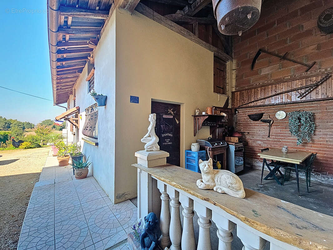 Maison à MONTREVEL-EN-BRESSE