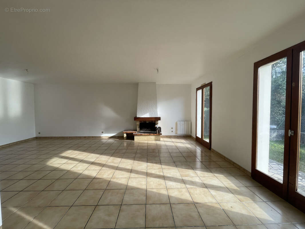 Maison à COLAYRAC-SAINT-CIRQ