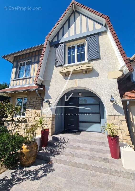 Maison à OUISTREHAM